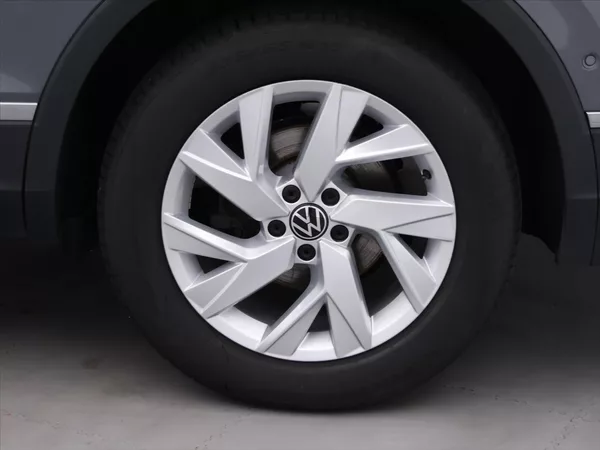 Volkswagen Tiguan 1,5 TSI EVO DSG CZ 1.Maj. DPH - foto 25