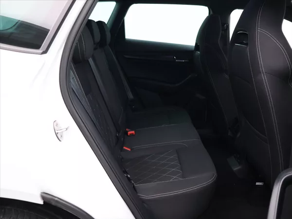 Škoda Karoq 1,5 TSI 110kW Sportline DSG CZ - foto 13