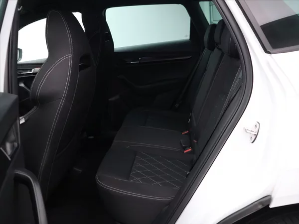 Škoda Karoq 1,5 TSI 110kW Sportline DSG CZ - foto 14