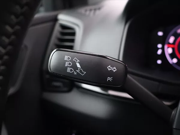 Škoda Karoq 1,5 TSI 110kW Sportline DSG CZ - foto 18