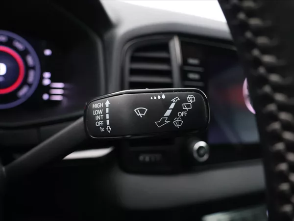 Škoda Karoq 1,5 TSI 110kW Sportline DSG CZ - foto 20