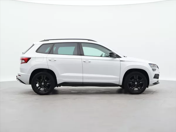 Škoda Karoq 1,5 TSI 110kW Sportline DSG CZ - foto 8