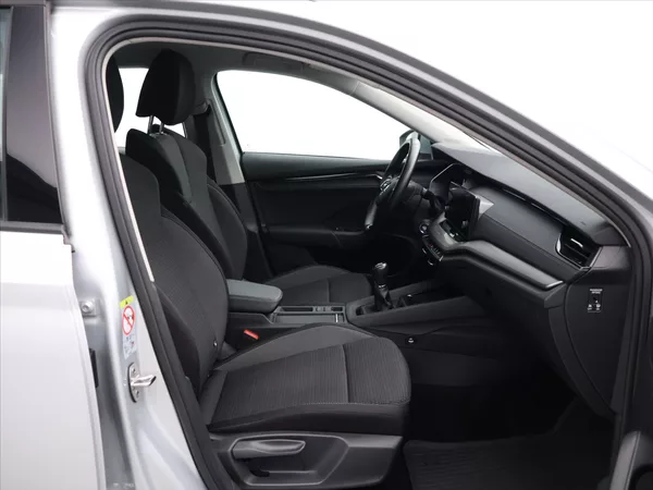 Škoda Octavia 2,0 TDI 85kW CZ 1.Maj DPH LED - foto 11