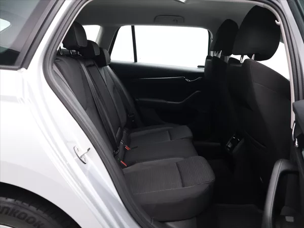 Škoda Octavia 2,0 TDI 85kW CZ 1.Maj DPH LED - foto 12