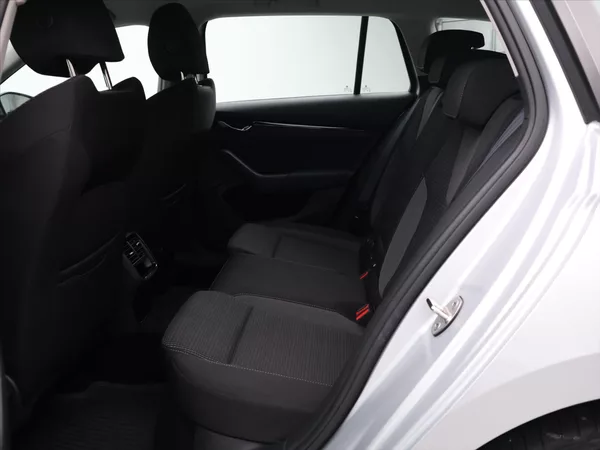 Škoda Octavia 2,0 TDI 85kW CZ 1.Maj DPH LED - foto 13