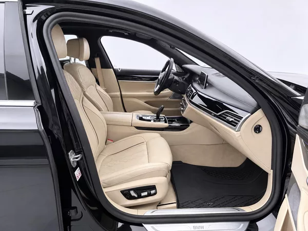 BMW Řada 7 4,4 390kW 750Li xDrive CZ DPH - foto 12