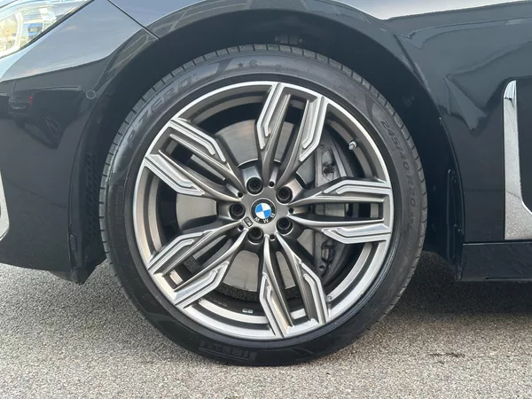 BMW Řada 7 4,4 390kW 750Li xDrive CZ DPH - foto 40