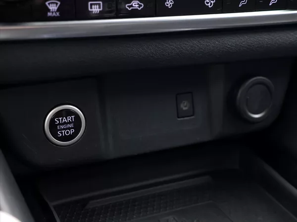 Nissan Qashqai 1,3 T-GDI N-Connecta CZ - foto 22