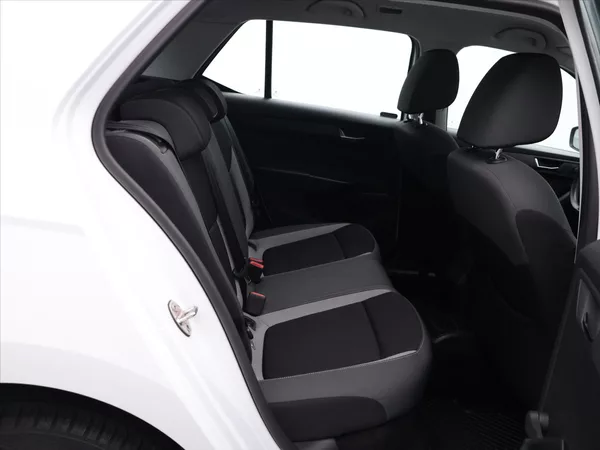 Škoda Fabia 1,2 TSI 66kW CZ 2.Maj Tažné - foto 13