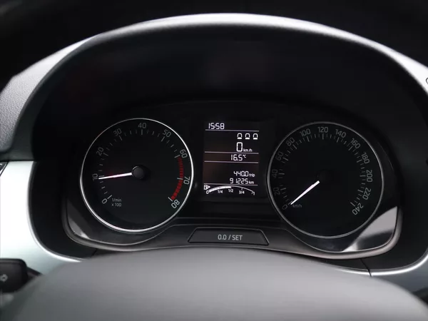 Škoda Fabia 1,2 TSI 66kW CZ 2.Maj Tažné - foto 15