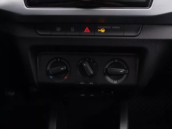 Škoda Fabia 1,2 TSI 66kW CZ 2.Maj Tažné - foto 19
