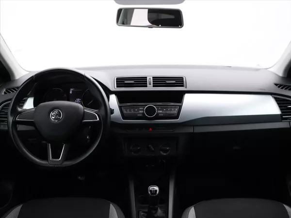 Škoda Fabia 1,2 TSI 66kW CZ 2.Maj Tažné - foto 20