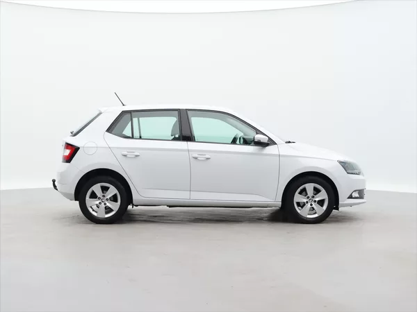 Škoda Fabia 1,2 TSI 66kW CZ 2.Maj Tažné - foto 8