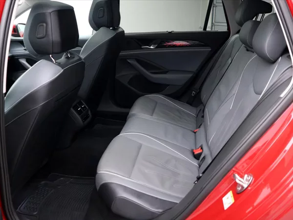 Volkswagen Passat 2,0 TDI 110kW DSG Elegance - foto 14