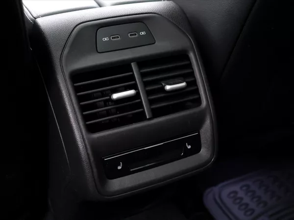 Volkswagen Passat 2,0 TDI 110kW DSG Elegance - foto 15