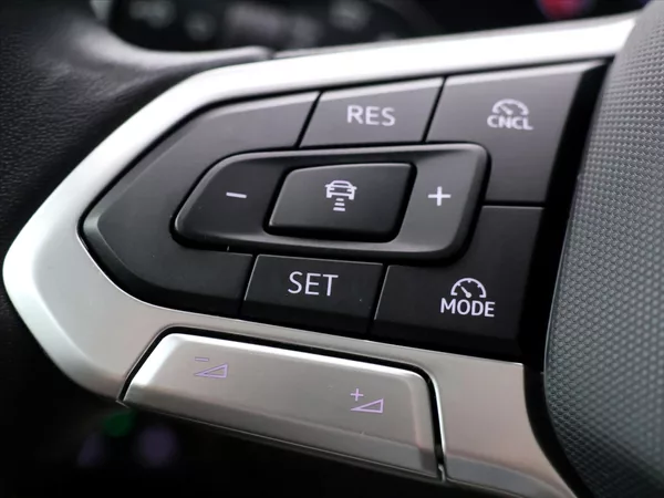 Volkswagen Passat 2,0 TDI 110kW DSG Elegance - foto 23