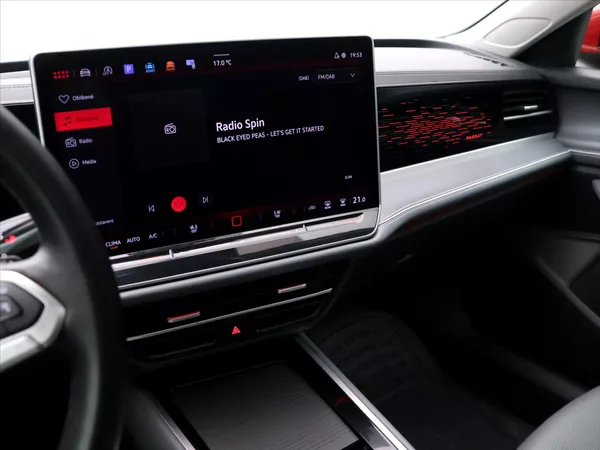 Volkswagen Passat 2,0 TDI 110kW DSG Elegance - foto 25