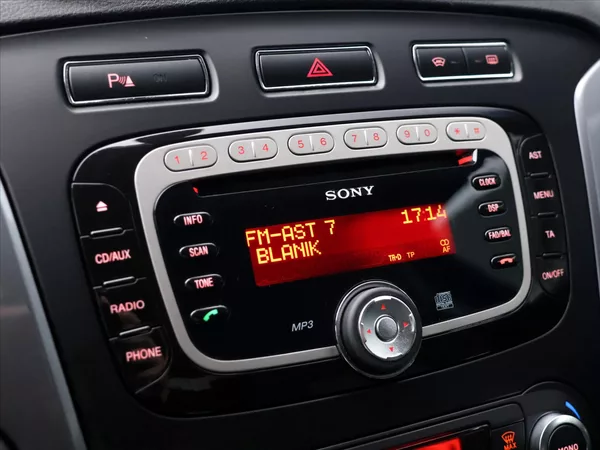 Ford Mondeo 1,6 EB 118kW 1. Maj CZ Tažné - foto 23