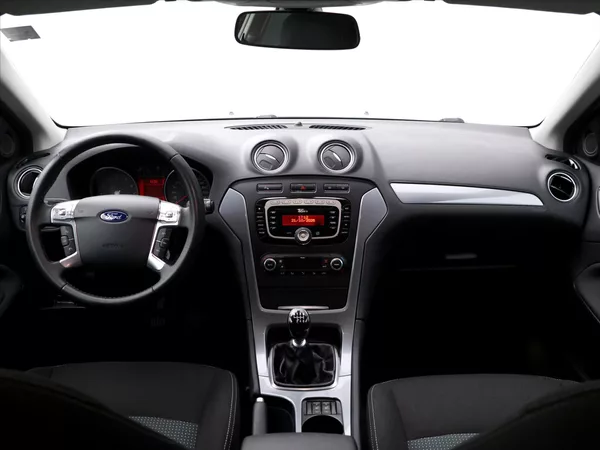 Ford Mondeo 1,6 EB 118kW 1. Maj CZ Tažné - foto 26