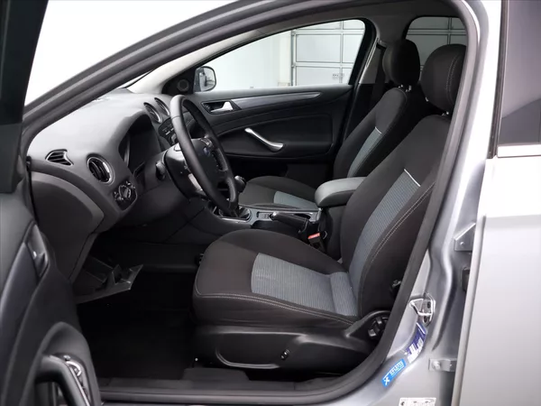 Ford Mondeo 1,6 EB 118kW 1. Maj CZ Tažné - foto 9