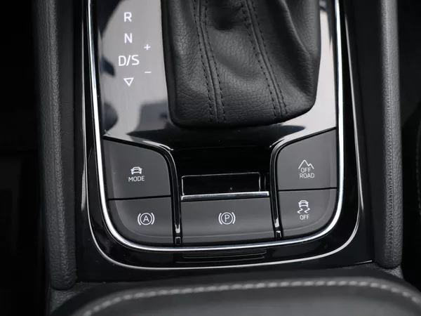 Škoda Kodiaq 2,0 TDI 147kw 4x4 DSG L&K CZ D - foto 27