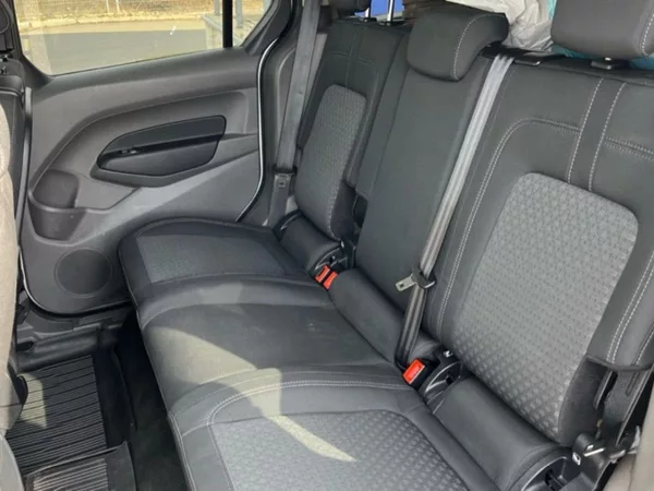 Ford Tourneo Connect 1.5D,74KW,1.MAJ.,CZ,SERVIS,DP - foto 12