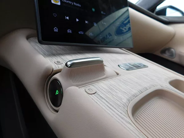 NIO ET7 PŘEDVÁDĚCÍ VŮZ, ZÁRUKA,480KW - foto 28