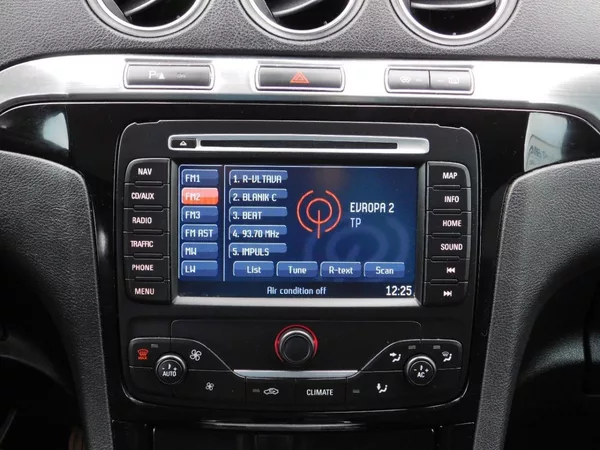 Ford S-MAX 2,0ECOBOOST,149kW,CZ,SERVISKA - foto 11
