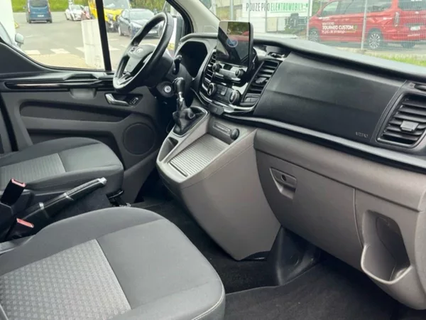 Ford Tourneo Custom 2,0ECOBLUE,77kW,CZ,DPH - foto 13