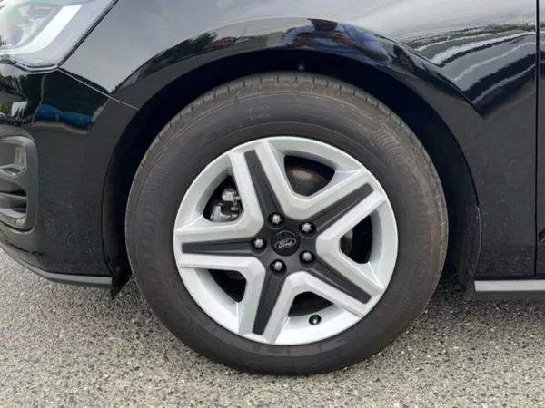 Ford Focus 1.0i,114KW,1.MAJ.SERVIS - foto 14