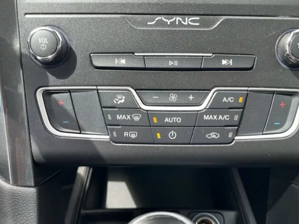 Ford Mondeo 2.0D,88KW, DPH,CZ,SERVISKA - foto 11