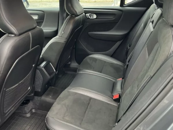 Volvo XC40 2,0i,182kW,1MAJ,CZ,SERVISKA,AW - foto 12