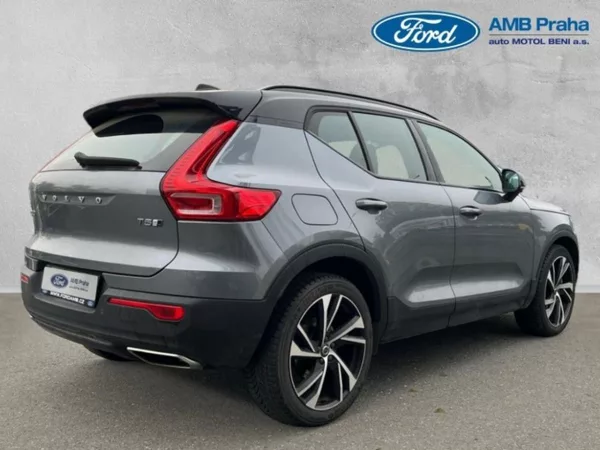 Volvo XC40 2,0i,182kW,1MAJ,CZ,SERVISKA,AW - foto 4