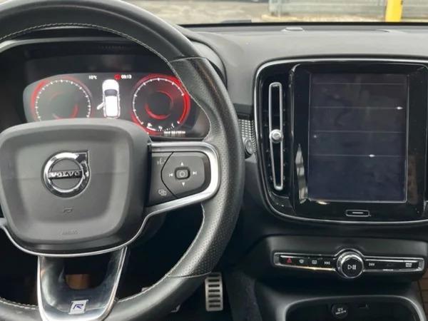 Volvo XC40 2,0i,182kW,1MAJ,CZ,SERVISKA,AW - foto 9