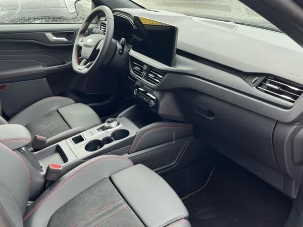 Ford Kuga - foto 13