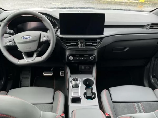 Ford Kuga - foto 8