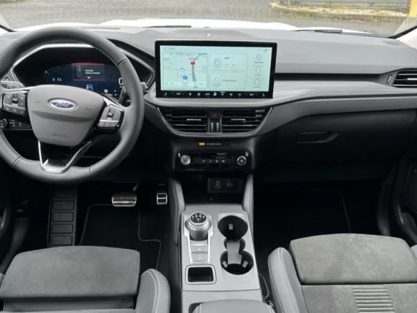 Ford Kuga - foto 8