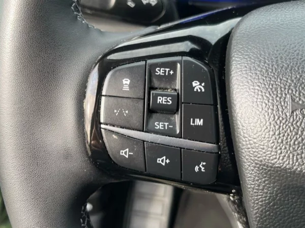 Ford Kuga 2.5HEV,134KW, CZ, DPH,1. MAJ - foto 20