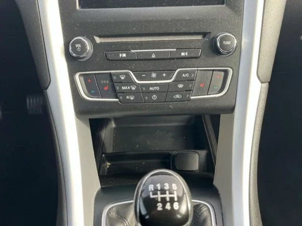 Ford Mondeo 2,0D,110kW,CZ - foto 11