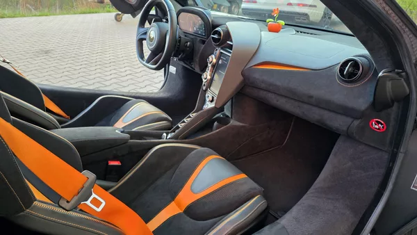 McLaren 720S ZÁRUKA PLNÝ SERVIS TOP - foto 13