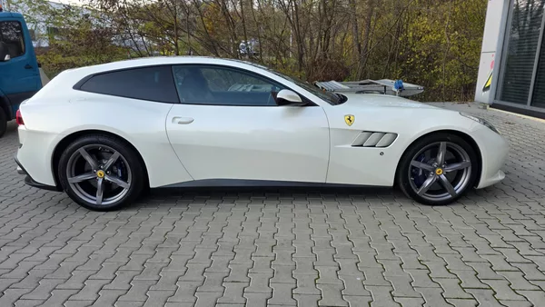 Ferrari GTC4 Lusso V12 SERVIS FERRARI - foto 2