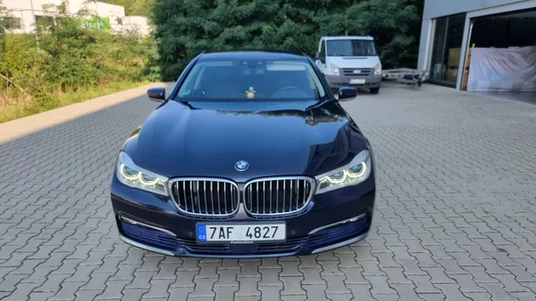 BMW Řada 7 730xDrive - foto 2