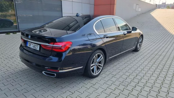 BMW Řada 7 730xDrive - foto 4