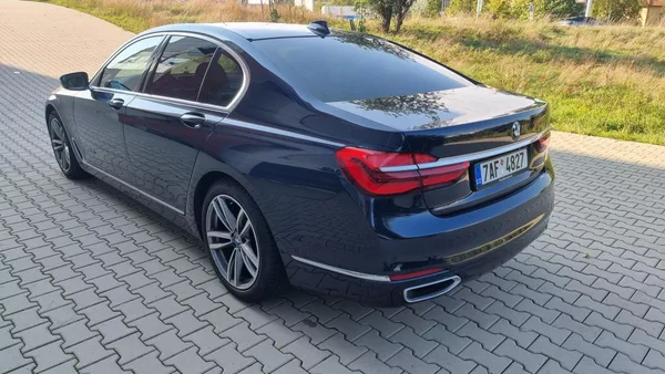 BMW Řada 7 730xDrive - foto 6