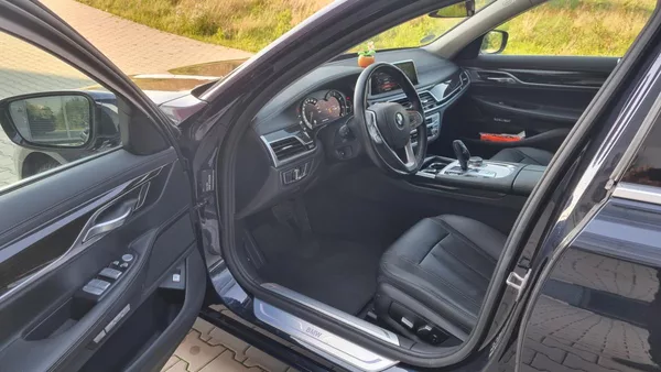 BMW Řada 7 730xDrive - foto 9