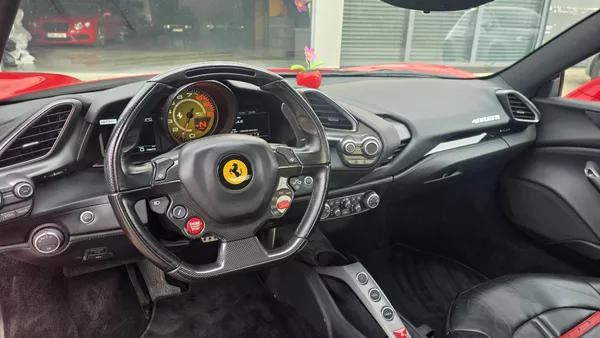 Ferrari 488 jako nové plný servis ZÁRUKA - foto 11