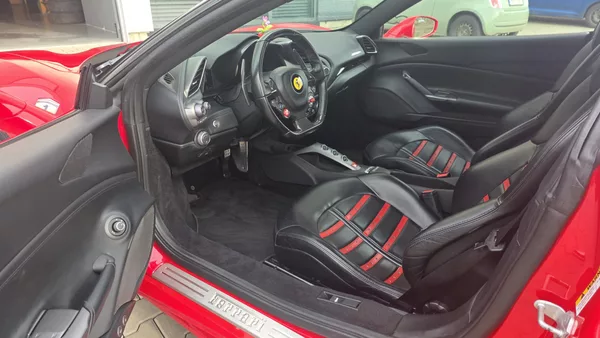 Ferrari 488 jako nové plný servis ZÁRUKA - foto 9