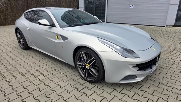 Ferrari FF INDIVIDUAL TailorMade ZÁRUKA