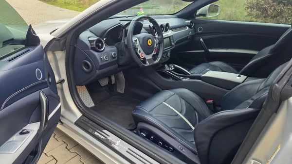 Ferrari FF INDIVIDUAL TailorMade ZÁRUKA - foto 10