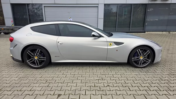Ferrari FF INDIVIDUAL TailorMade ZÁRUKA - foto 3